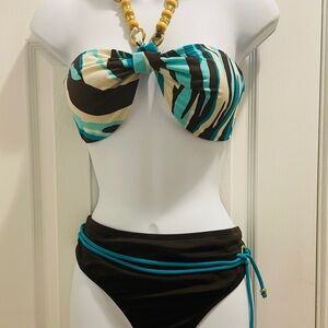 Faded Glory bandeau bikini w/ bead accents Top (sz M) Bottom (sz L) Barey worn!